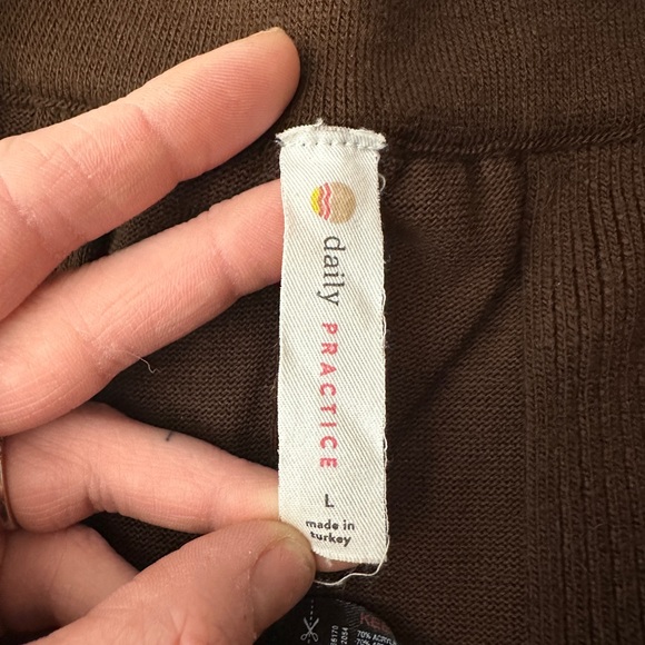 Anthropologie daily practice flare sweatpants - Picture 4 of 6